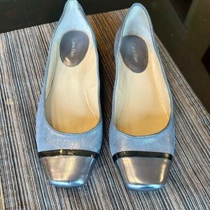 NEW Calvin Klein Shimmery Silver Ballet Flats with a Metallic Cap Toe Size 10